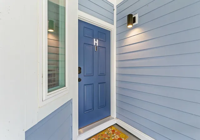 Photo 2 of Townhouse for sale at 850 Ilex Ct #H, Mount Pleasant, SC 29464 | MLS# 26021736 | Listing updated on 2026-09-15
