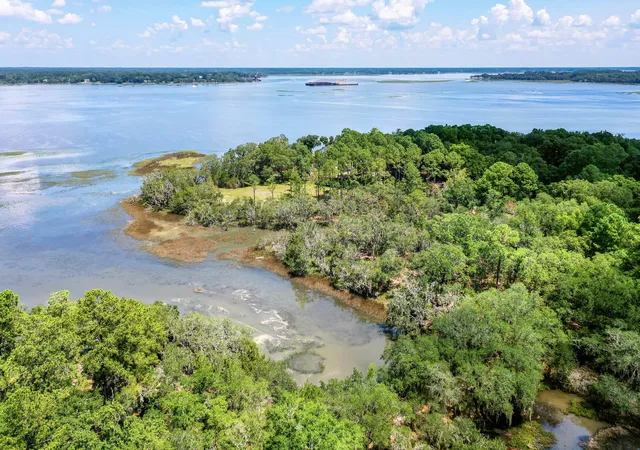 Photo 4 of Sale Pending at 6258 Josie Ridge Rd, Wadmalaw Island, SC 29487 | MLS# 26021194 | Listing updated on 2026-09-17