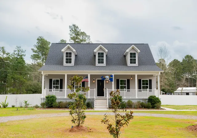 Homes for sale in Huger, SC | 125 Chancing Bye Ln, Huger, SC 29450 | MLS# 26014252