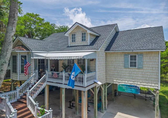 Homes for sale in Edisto Island, SC | 407 Pompano Rd, Edisto Island, SC 29438 | MLS# 26018519