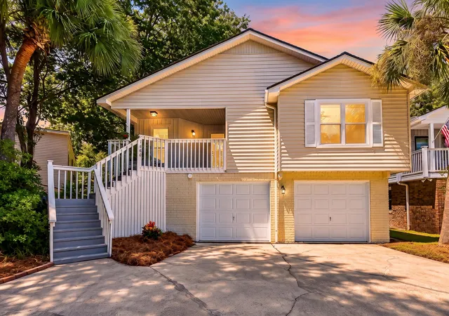 1st image of 1640 Fairway Pl Ln, Mount Pleasant, SC 29464 | MLS# 26023816