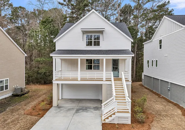 Photo 3 of Sale Pending at 1919 Chestnut Oak Ln, Charleston, SC 29414 | MLS# 26004775 | Listing updated on 2026-08-05