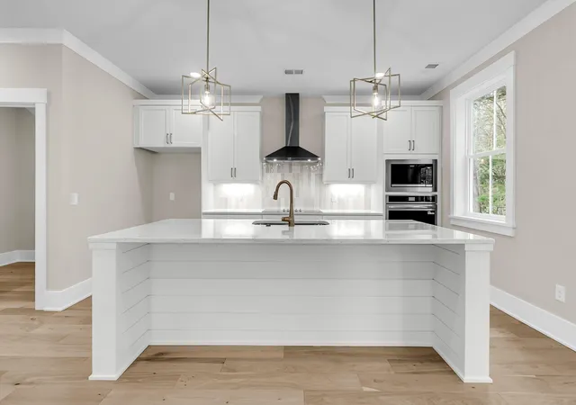 Photo 4 of Sale Pending at 1919 Chestnut Oak Ln, Charleston, SC 29414 | MLS# 26004775 | Listing updated on 2026-08-05