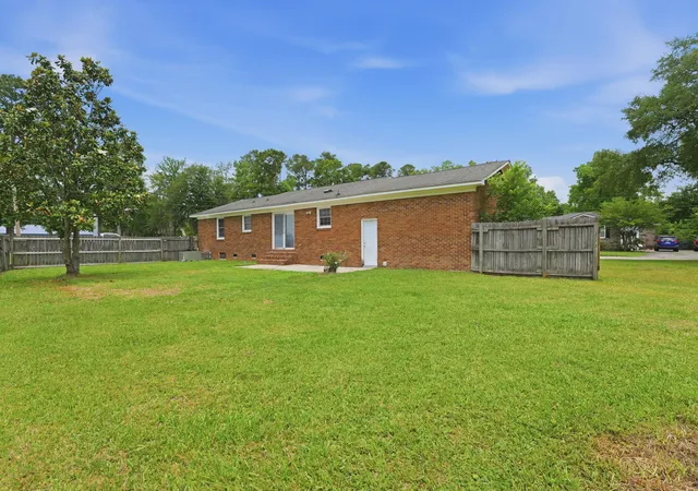 Homes for sale in Ladson, SC | 102 Washington Dr, Ladson, SC 29456 | MLS# 26016028