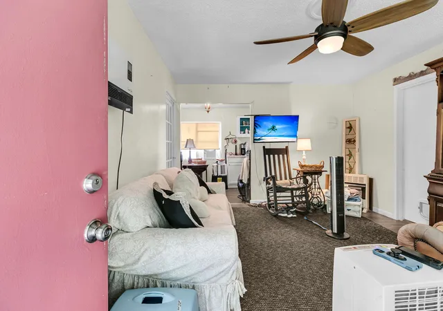 Photo 4 of Single family home for sale at 659 Taylor Pond Rd, Dorchester, SC 29437 | MLS# 26023119 | Listing updated on 2026-08-19