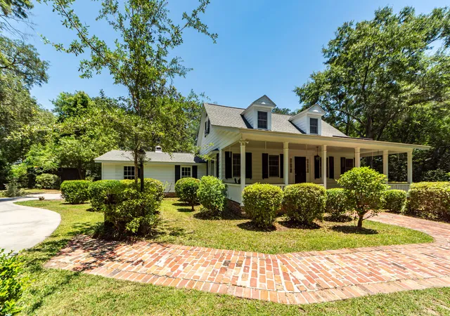 2nd image of 115 E Carolina Ave, Summerville, SC 29483 | MLS# 26016409