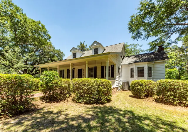 3rd image of 115 E Carolina Ave, Summerville, SC 29483 | MLS# 26016409