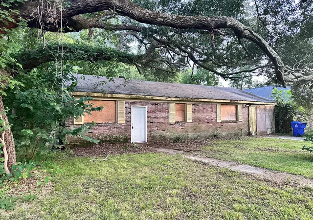 Photo 1 of Single family home for sale at 1335 5th Avenue, Charleston, SC 29407 | MLS# 26021143 | Listing updated on 2026-08-11