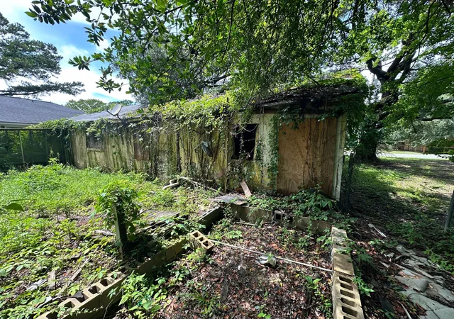 Photo 4 of Single family home for sale at 1335 5th Avenue, Charleston, SC 29407 | MLS# 26021143 | Listing updated on 2026-08-11