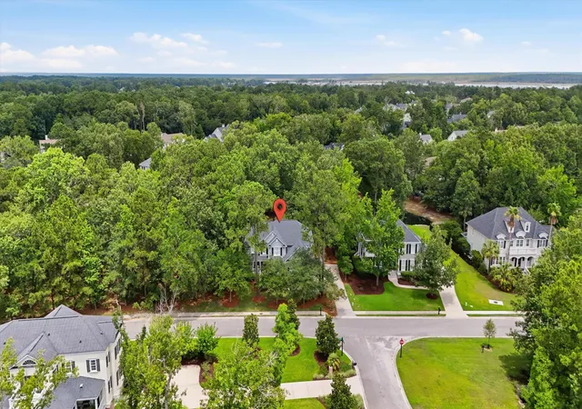 3rd image of 2101 Beckenham Dr, Mount Pleasant, SC 29466 | MLS# 26020105