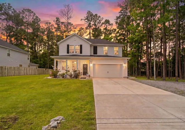Photo 1 of Single family home for sale at 689 W Butternut Rd, Summerville, SC 29483 | MLS# 26016167 | Listing updated on 2026-08-04