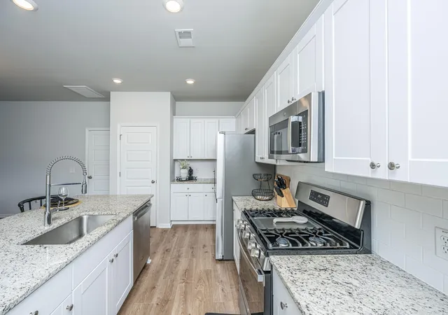 Photo 4 of Single family home for sale at 2114 Longhorn Ln, Summerville, SC 29485 | MLS# 26008545 | Listing updated on 2026-09-14