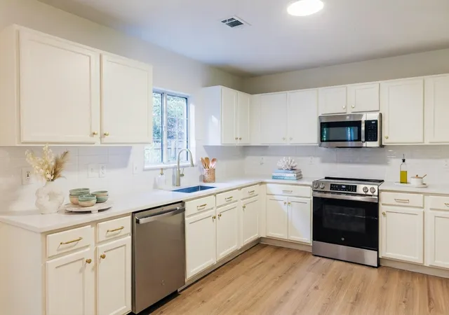Photo 4 of Single family home for sale at 2484 Melville Rd, Charleston, SC 29406 | MLS# 26023155 | Listing updated on 2026-09-01