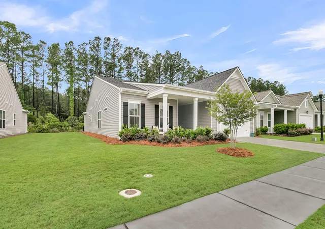 Photo 3 of Single family home for sale at 582 Marsh Cvs Cir, Summerville, SC 29486 | MLS# 26016188 | Listing updated on 2026-10-26