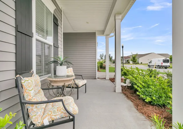 Photo 4 of Single family home for sale at 582 Marsh Cvs Cir, Summerville, SC 29486 | MLS# 26016188 | Listing updated on 2026-10-26
