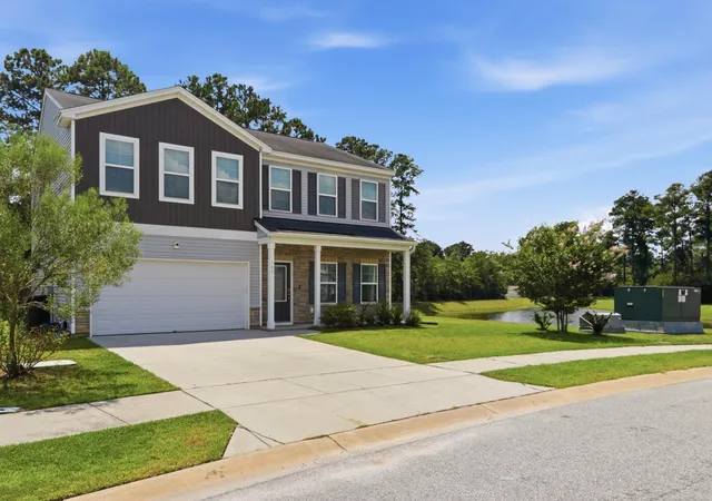 Homes for sale in Summerville, SC | 165 Clydesdale Cir, Summerville, SC 29486 | MLS# 26019689