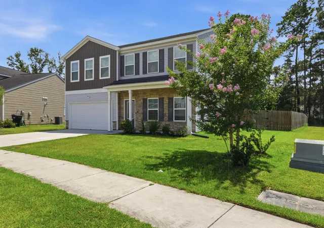 Homes for sale in Summerville, SC | 165 Clydesdale Cir, Summerville, SC 29486 | MLS# 26019689
