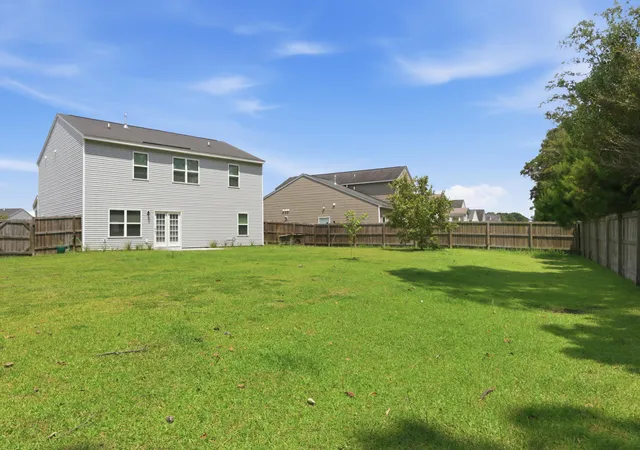 Homes for sale in Summerville, SC | 165 Clydesdale Cir, Summerville, SC 29486 | MLS# 26019689