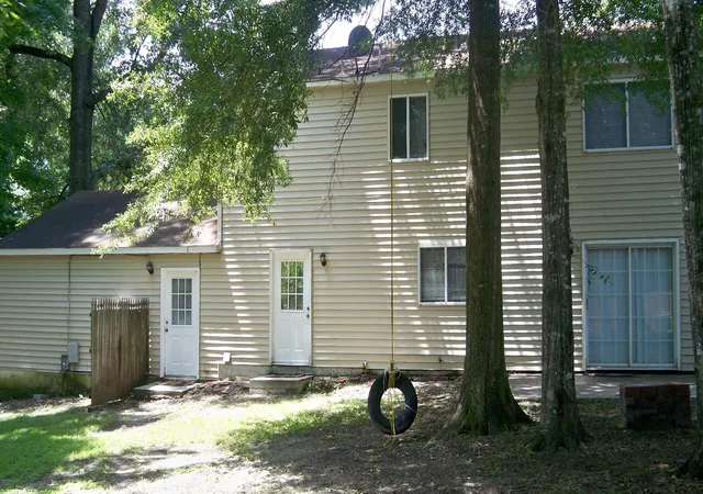 Photo 2 of Single family home for sale at 105 Miller Ct, Summerville, SC 29485 | MLS# 26022682 | Listing updated on 2026-09-09