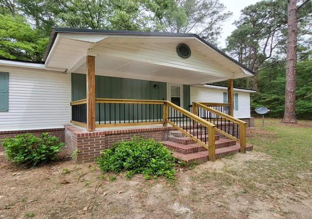Homes for sale in Eutawville, SC | 133 Knott Dr, Eutawville, SC 29048 | MLS# 26009826