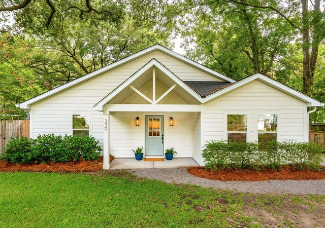 Photo 3 of Single family home for sale at 330 Riverland Dr, Charleston, SC 29412 | MLS# 26020434 | Listing updated on 2026-09-16