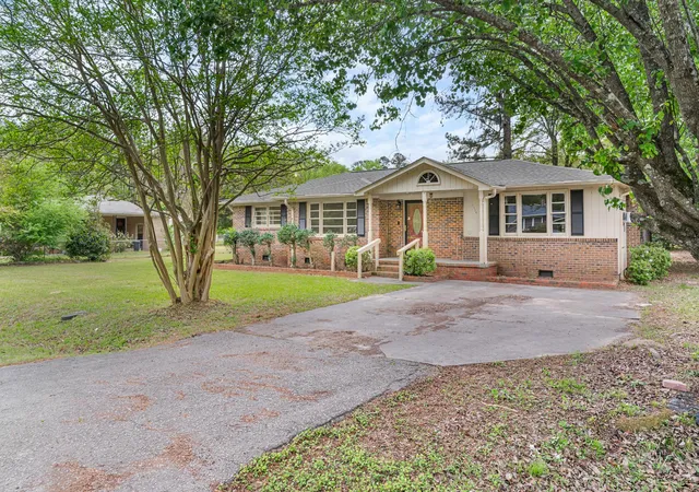 2nd image of 1136 Lakeshore Dr, Orangeburg, SC 29115 | MLS# 26016391