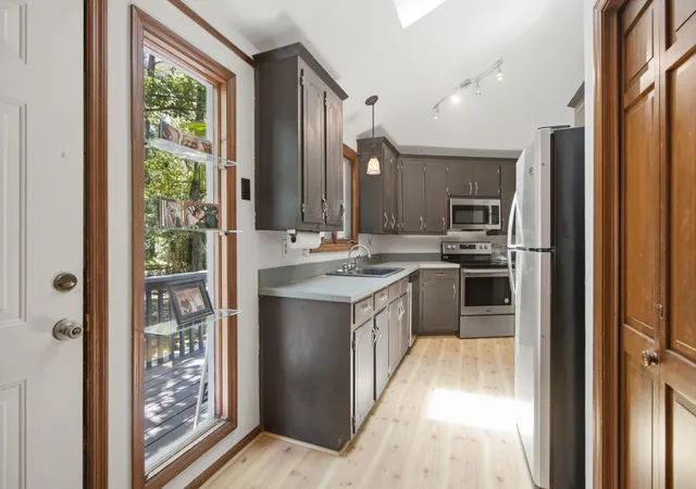 Photo 4 of Single family home for sale at 114 Poplar Cir, Summerville, SC 29483 | MLS# 26019418 | Listing updated on 2026-09-29
