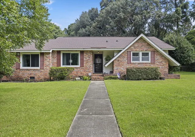 Photo 2 of Single family home for sale at 407 Rose Ln, Summerville, SC 29485 | MLS# 26023007 | Listing updated on 2026-08-28