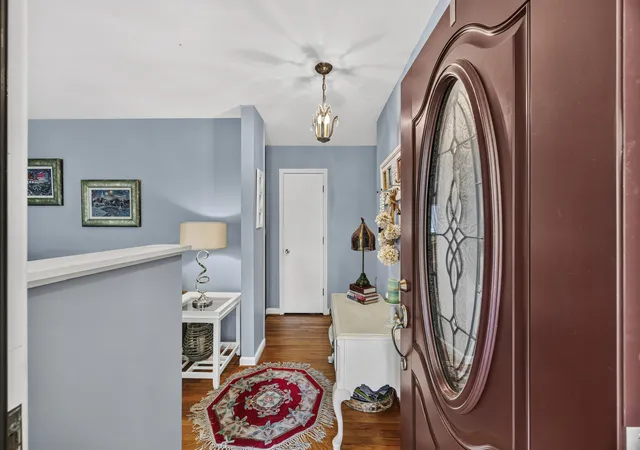 Photo 3 of Single family home for sale at 407 Rose Ln, Summerville, SC 29485 | MLS# 26023007 | Listing updated on 2026-08-28