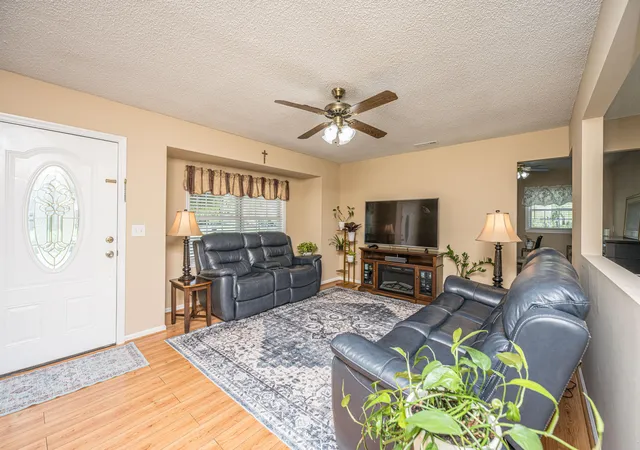 3rd image of 401 Iowa Ct, Ladson, SC 29456 | MLS# 26023596