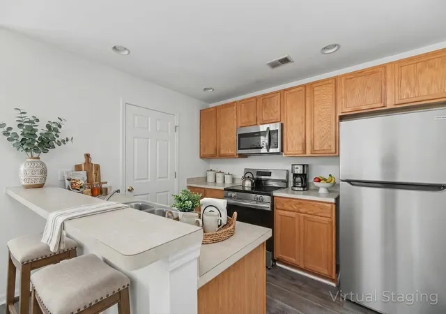 Photo 3 of Townhouse for sale at 4834 Willow Brk Ln, Summerville, SC 29485 | MLS# 26010281 | Listing updated on 2026-08-04