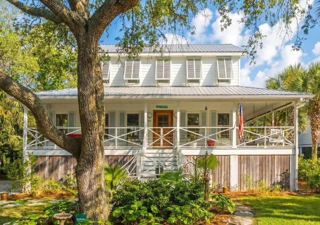 Photo 1 of Single family home for sale at 401 Seabreeze Ln, Sullivans Island, SC 29482 | MLS# 26016820 | Listing updated on 2026-09-05