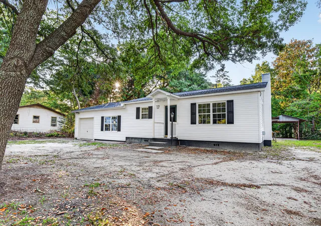 Homes for sale in Moncks Corner, SC | 727 Levee Dr, Moncks Corner, SC 29461 | MLS# 26013544