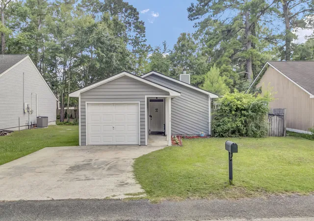 Photo 1 of Single family home for sale at 115 Pebble Crk Rd, Summerville, SC 29486 | MLS# 26019470 | Listing updated on 2026-08-13