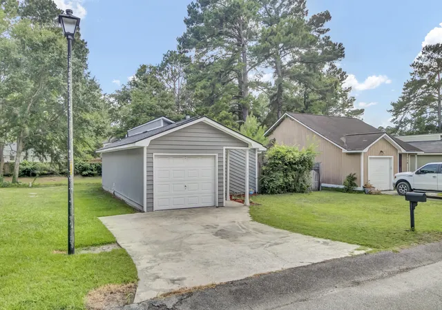 Photo 2 of Single family home for sale at 115 Pebble Crk Rd, Summerville, SC 29486 | MLS# 26019470 | Listing updated on 2026-08-13