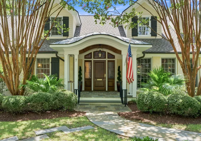 Photo 2 of Single family home for sale at 7 Cochran Ct, Charleston, SC 29407 | MLS# 26022064 | Listing updated on 2026-09-17