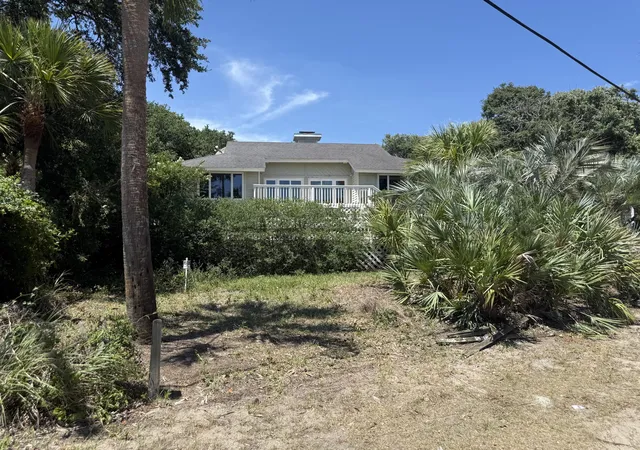 Photo 4 of Single family home for sale at 3 Barnacle Row, Isle Of Palms, SC 29451 | MLS# 26019323 | Listing updated on 2026-10-08