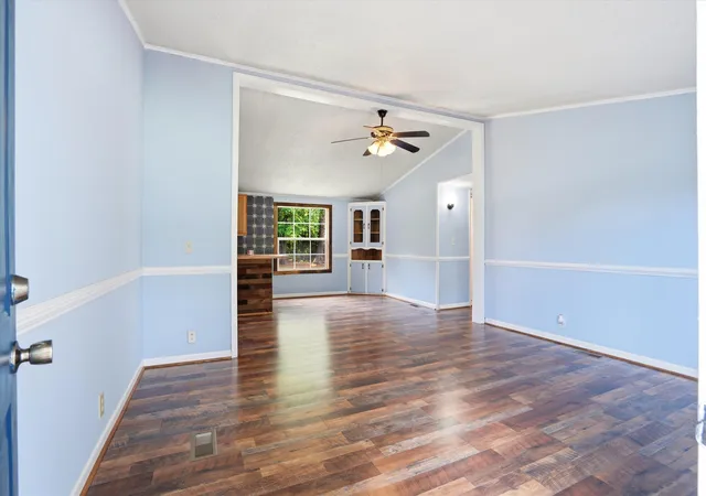 Photo 4 of Manufactured home for sale at 522 Pauline Dr, Bonneau, SC 29431 | MLS# 26021481 | Listing updated on 2026-10-04