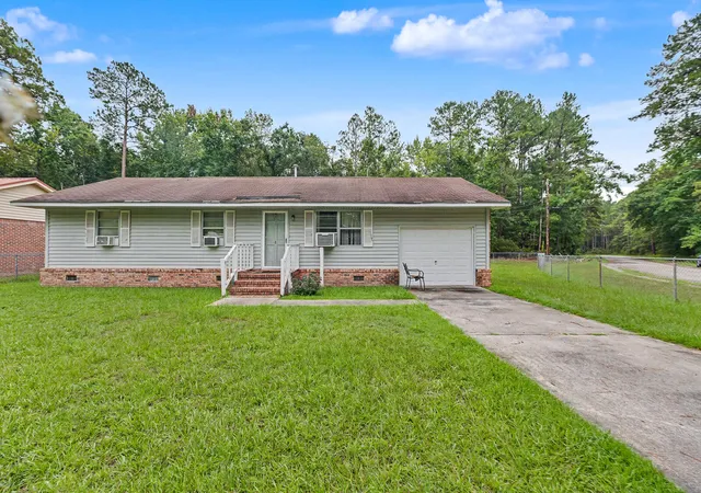 1st image of 419 Cleveland St, Walterboro, SC 29488 | MLS# 26021536
