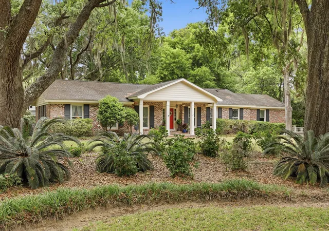 Photo 2 of Sale Pending at 314 Coinbow Dr, Mount Pleasant, SC 29464 | MLS# 26012303 | Listing updated on 2026-08-31