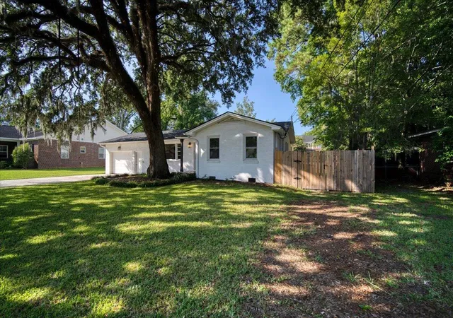 Photo 3 of Single family home for sale at 5259 Hartford Cir, North Charleston, SC 29405 | MLS# 26023847 | Listing updated on 2026-09-06