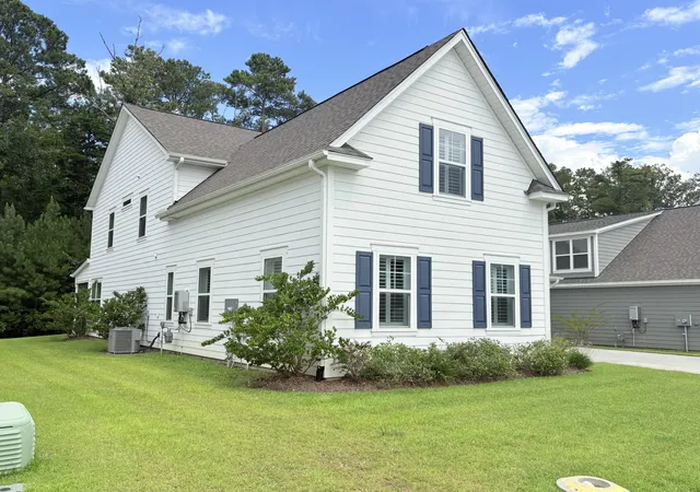 Photo 3 of Single family home for sale at 420 Oak View Way, Summerville, SC 29483 | MLS# 26020243 | Listing updated on 2026-09-16