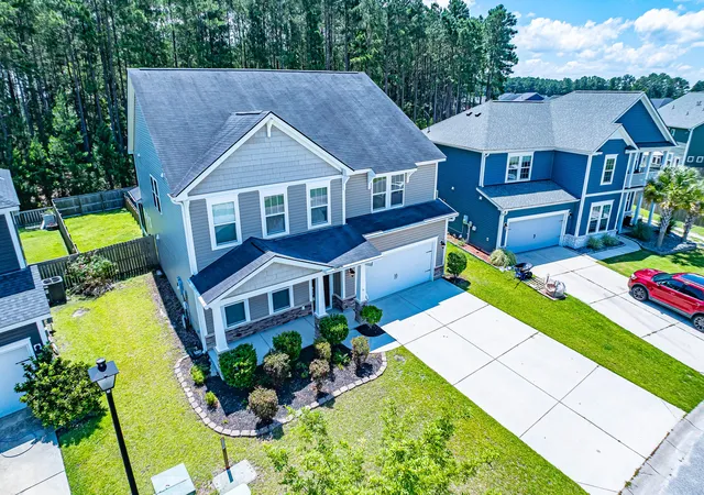 Photo 3 of Single family home for sale at 204 Buttercup Ln, Summerville, SC 29486 | MLS# 26019239 | Listing updated on 2026-07-06