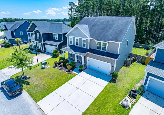 Photo 4 of Single family home for sale at 204 Buttercup Ln, Summerville, SC 29486 | MLS# 26019239 | Listing updated on 2026-07-06