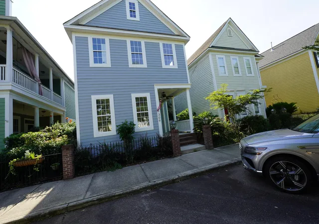 Photo 1 of Single family home for sale at 309 White Gables Dr, Summerville, SC 29483 | MLS# 26017984 | Listing updated on 2026-08-04
