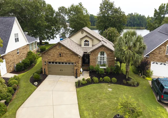 Photo 1 of Single family home for sale at 209 Ridge Lake Dr, Manning, SC 29102 | MLS# 26024553 | Listing updated on 2026-09-01