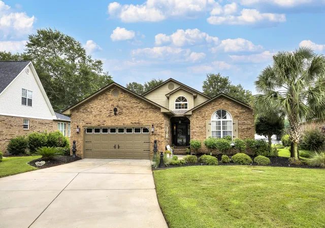 Photo 3 of Single family home for sale at 209 Ridge Lake Dr, Manning, SC 29102 | MLS# 26024553 | Listing updated on 2026-09-01