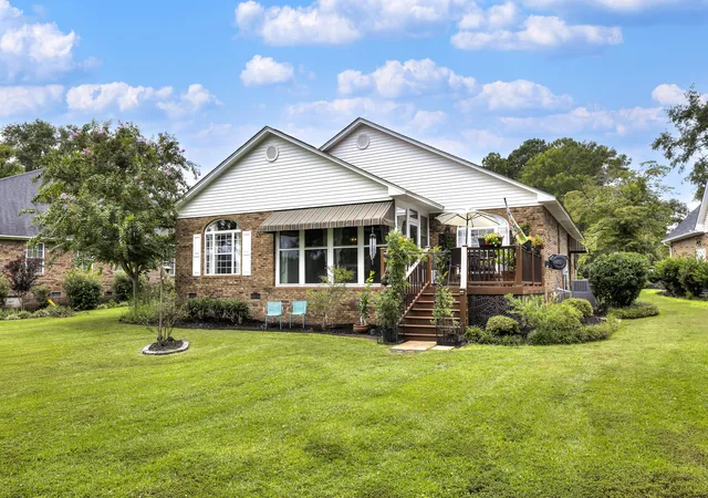 Photo 4 of Single family home for sale at 209 Ridge Lake Dr, Manning, SC 29102 | MLS# 26024553 | Listing updated on 2026-09-01