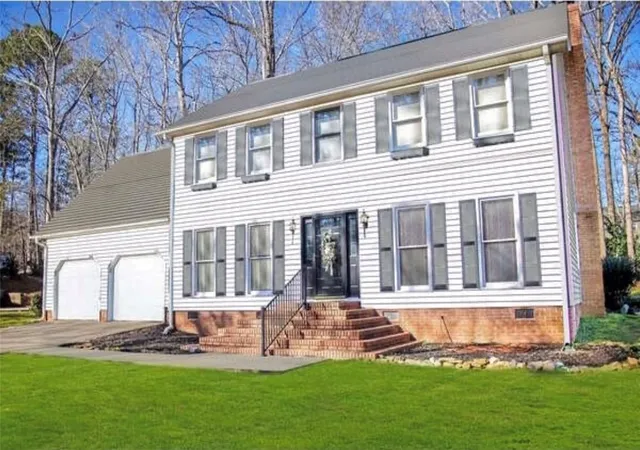 Photo 2 of Sale Pending at 113 Runnymeade St, Greenwood, SC 29649 | MLS# 20247348 | Listing updated on 2025-06-24