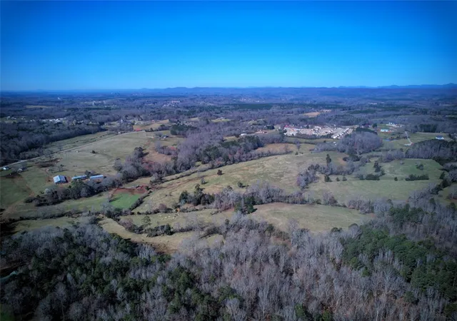 Photo 4 of House for sale at 665 Brc Dr, West Union, SC 29696 | MLS# 20284869 | Listing updated on 2026-02-25